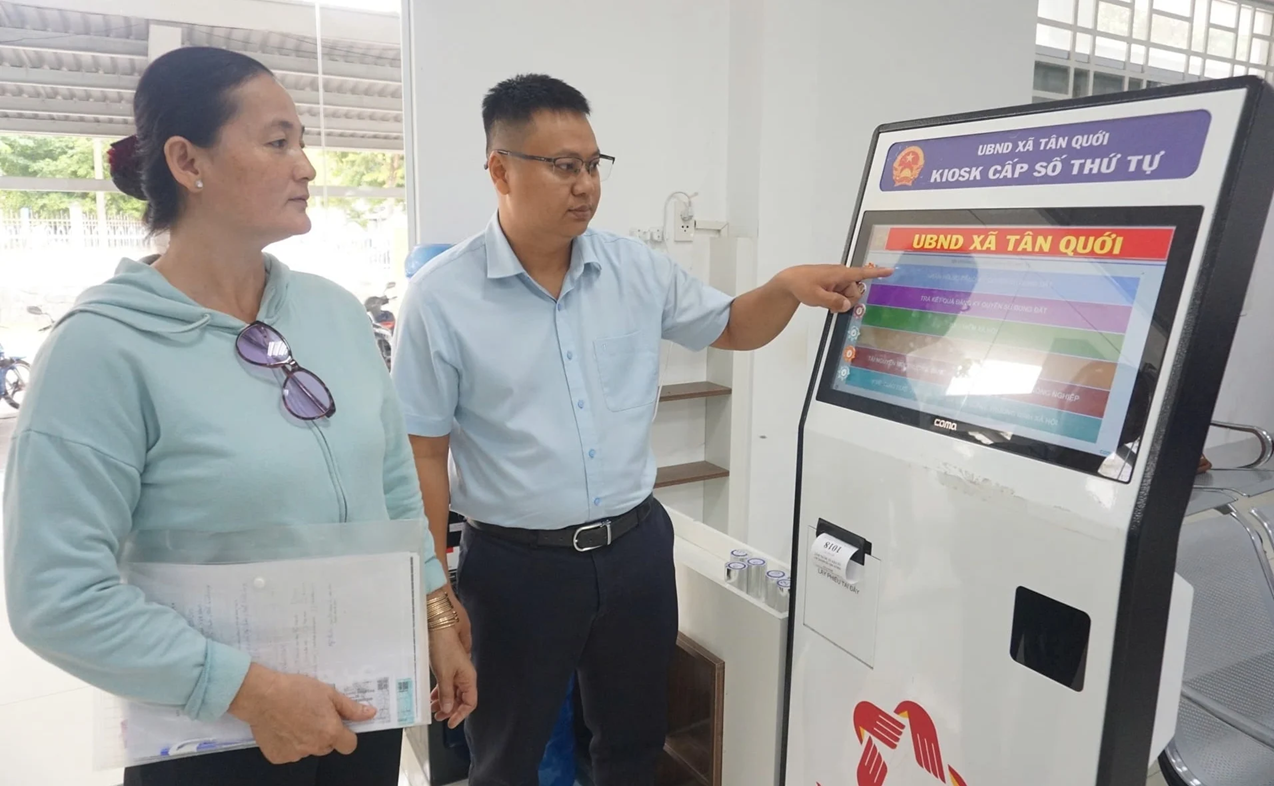 Linh hoạt giữ thông suốt thủ tục đất đai

